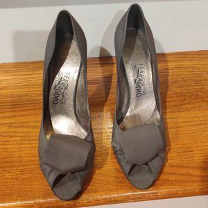 Salvatore Ferragamo Bow Satin Pumps 9 1/2B